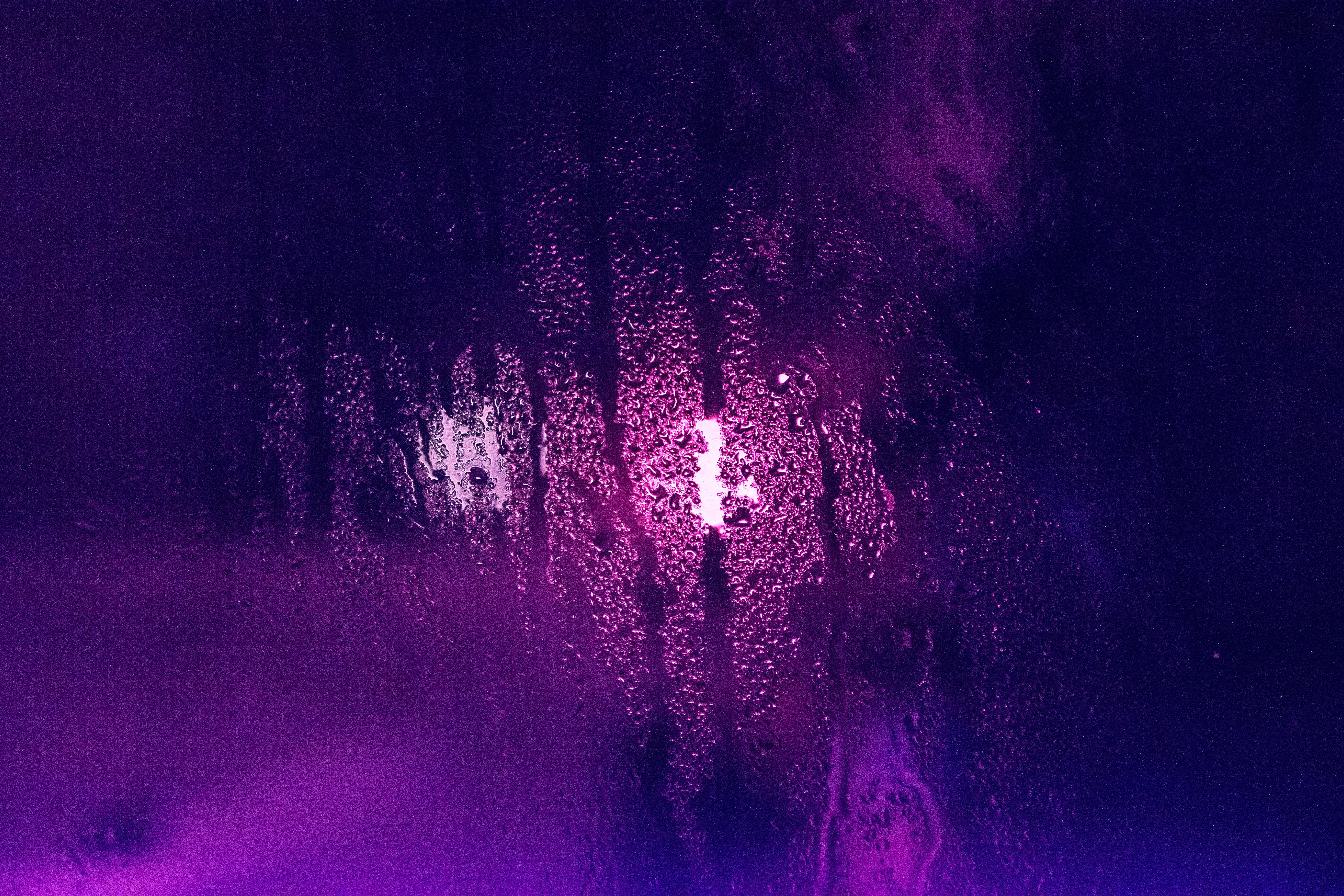Wallpapers drops purple macro on the desktop