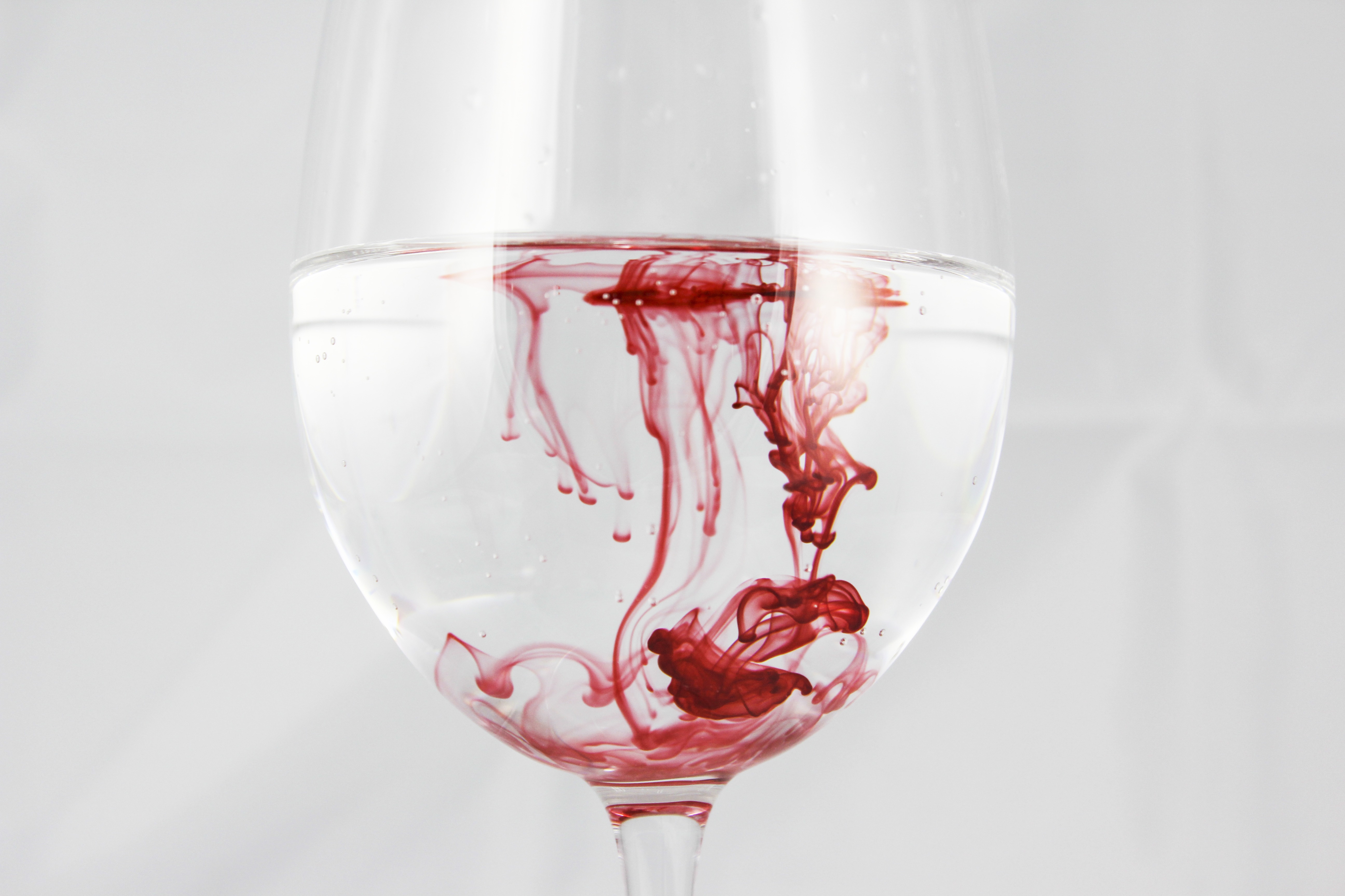Photo free water, wine, glass