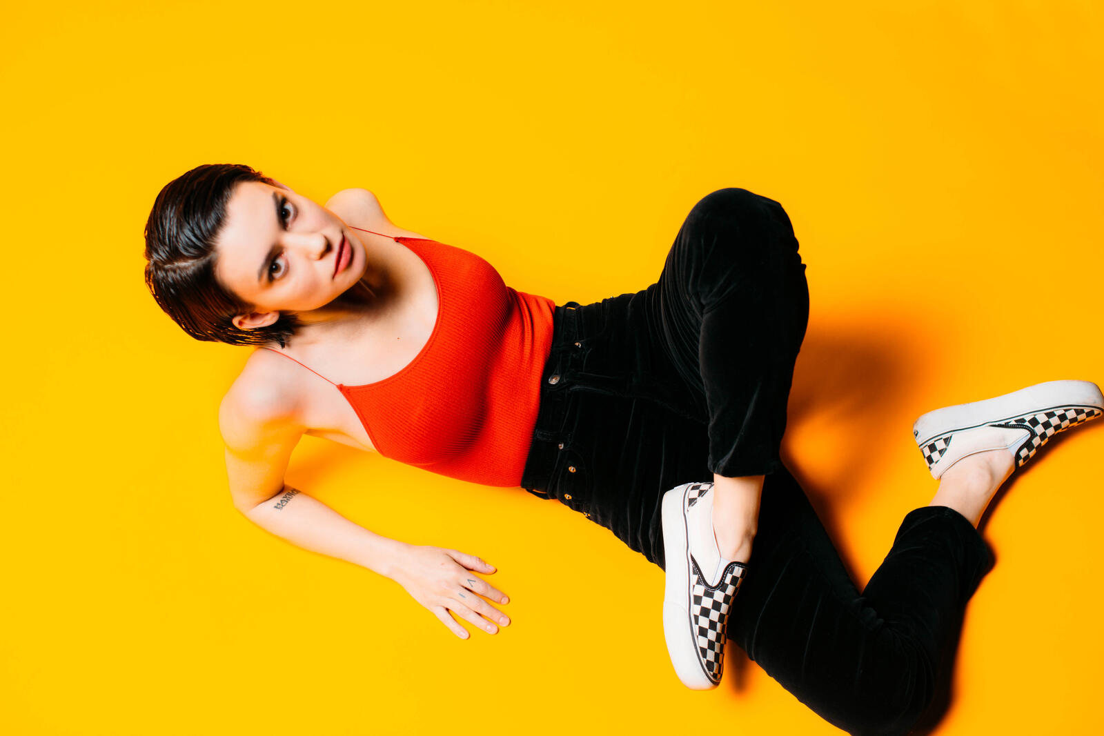Wallpapers Meg Myers yellow background music on the desktop