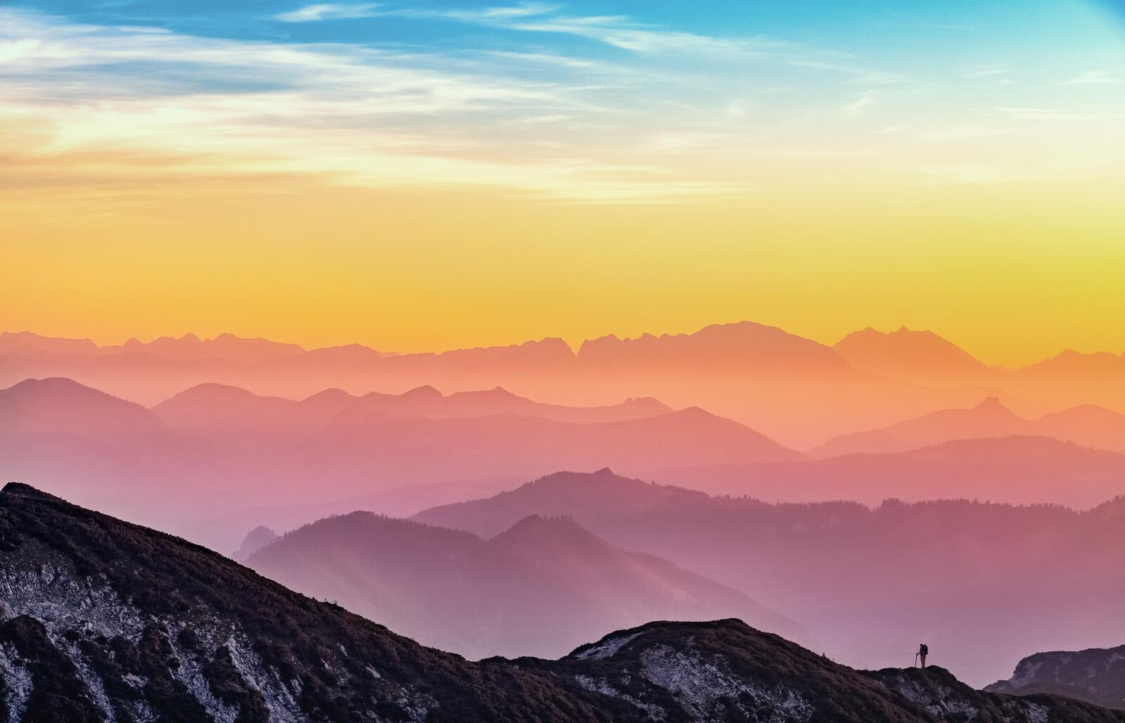 Бесплатное фото Нежный закат в горах