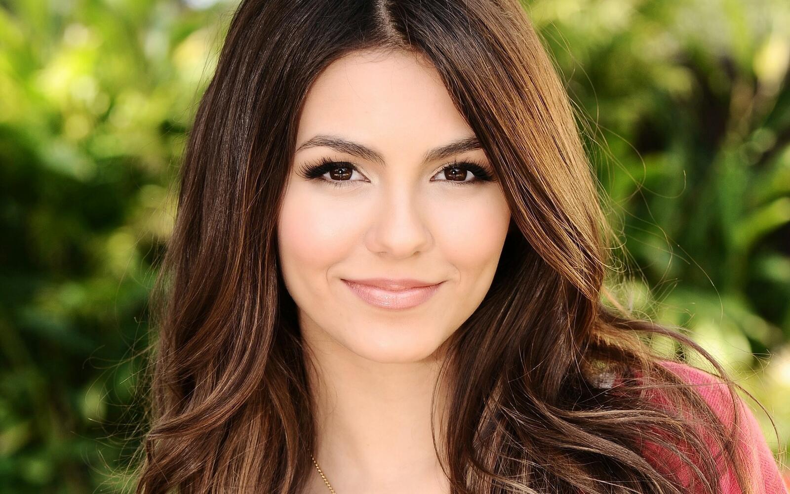 Wallpapers beautiful victoria justice girls on the desktop