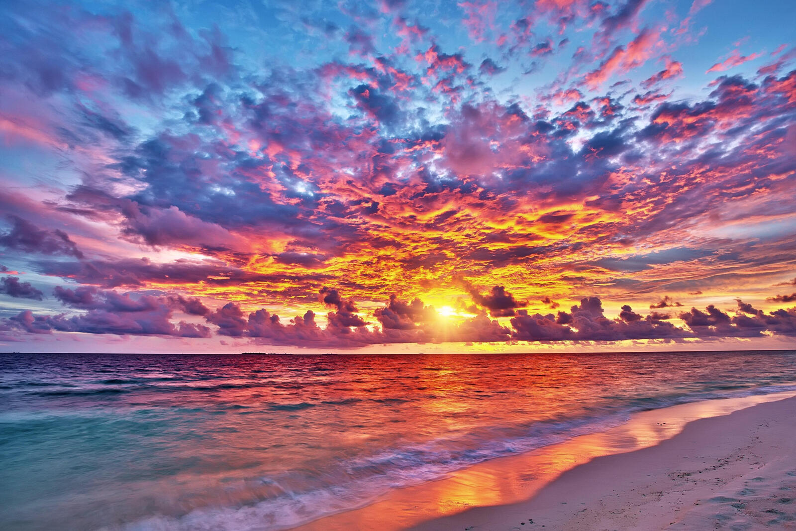 Wallpapers beautifully sunset beach on the desktop