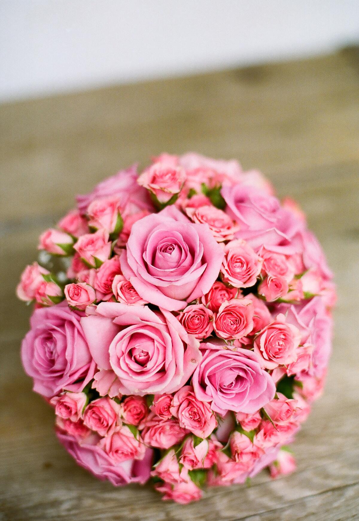 A beautiful bouquet of pink roses