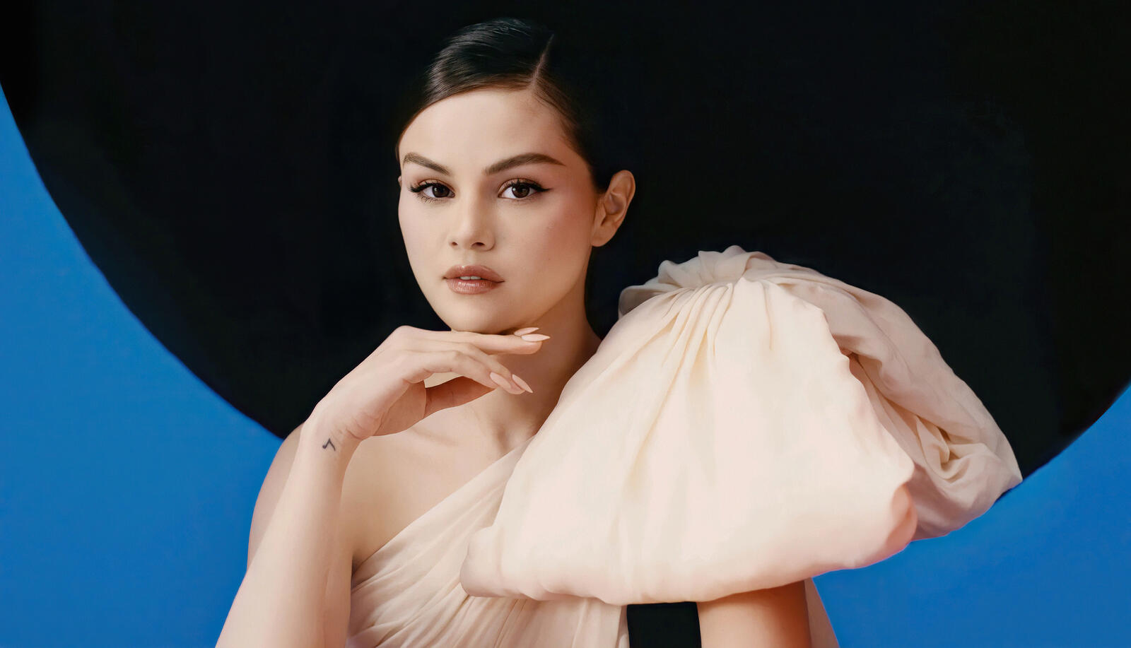 Wallpapers photoshoot Selena Gomez dress on the desktop