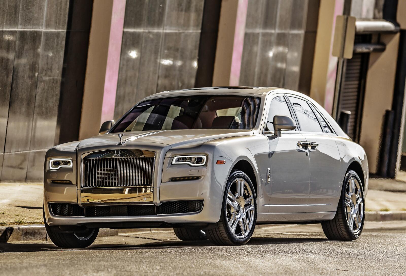 Wallpapers Rolls Royce Ghost silver front view on the desktop