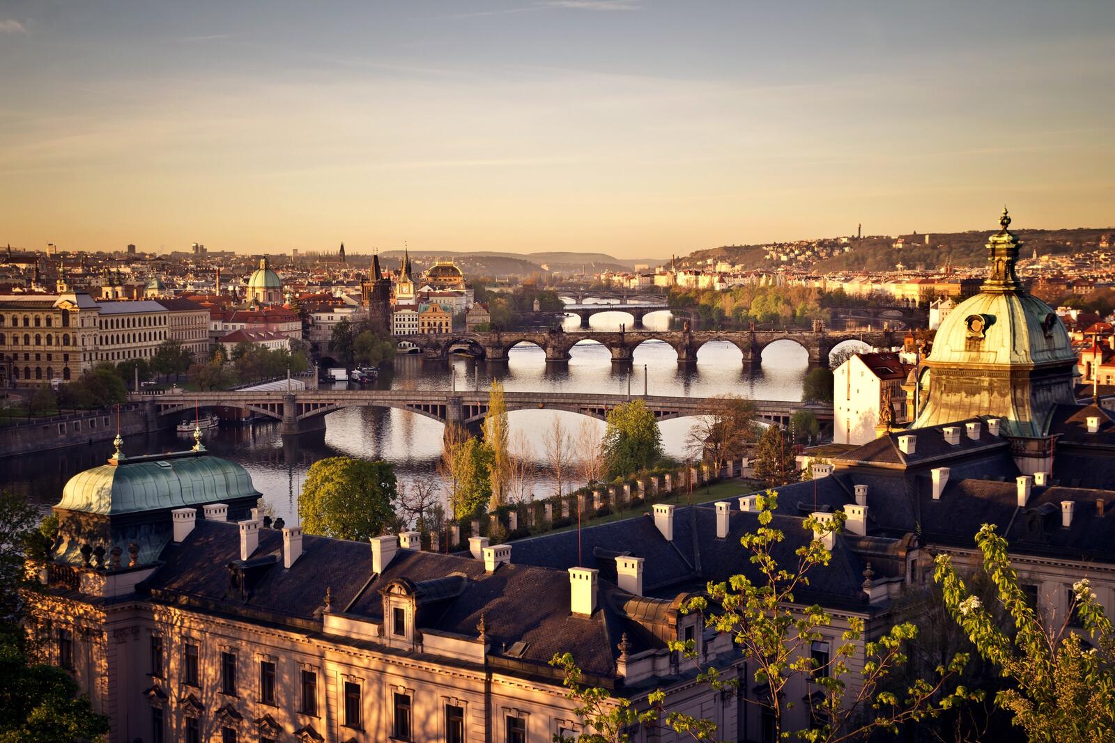 Бесплатное фото Мосты через реку в Праге