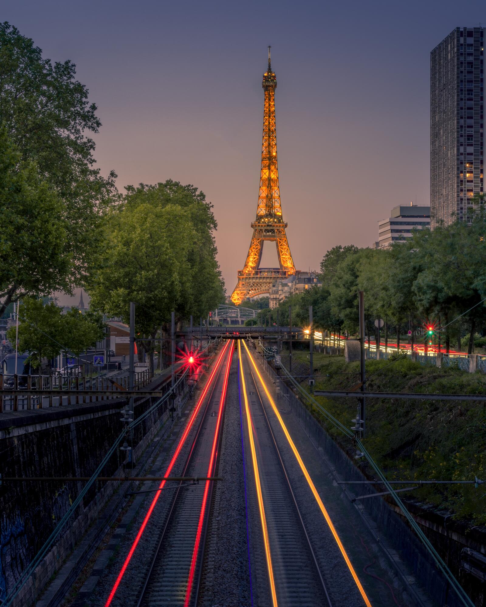 Обои обои эйфелева башня вечер Париж на рабочий стол