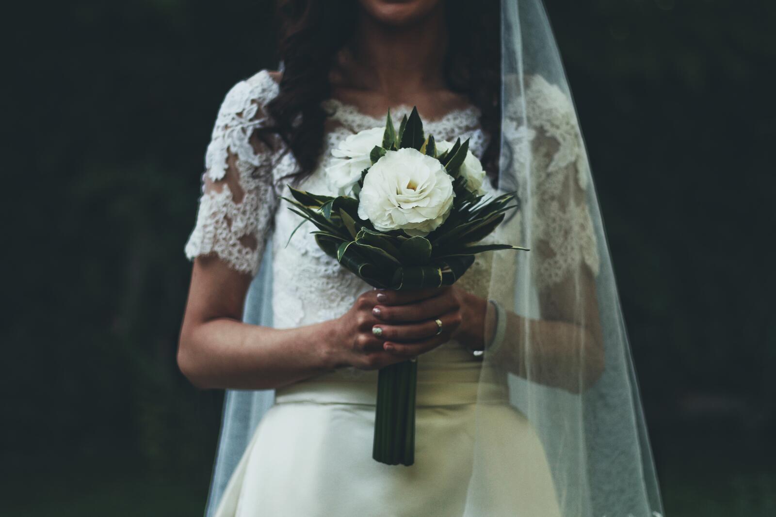 Обои свадебное платье букет невеста на рабочий стол