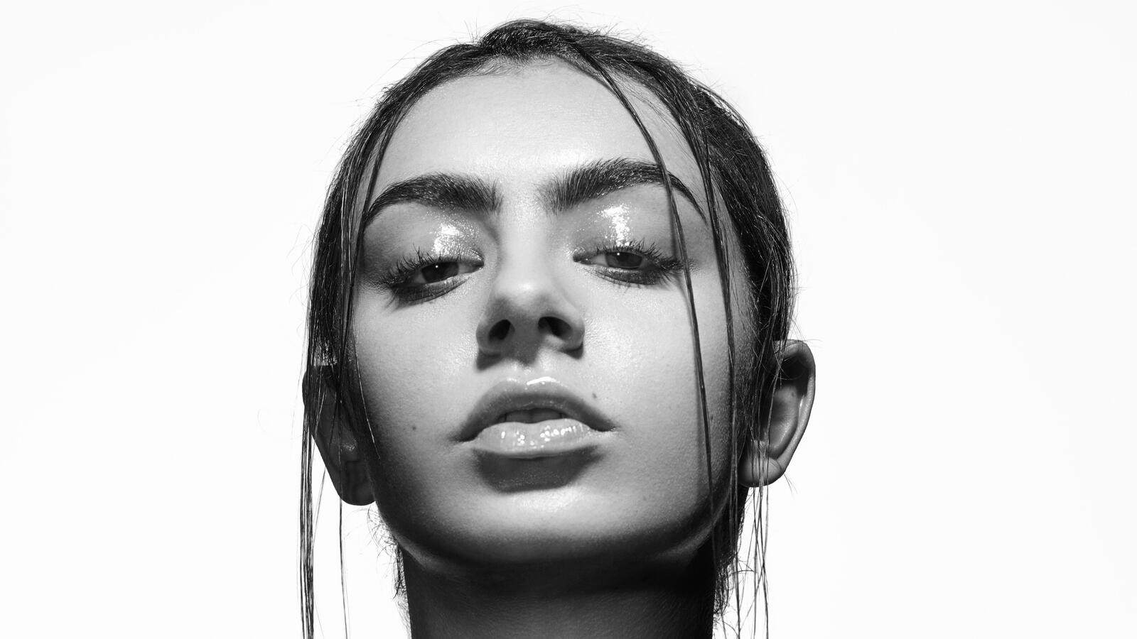 Wallpapers Charli Xcx girls black and white on the desktop