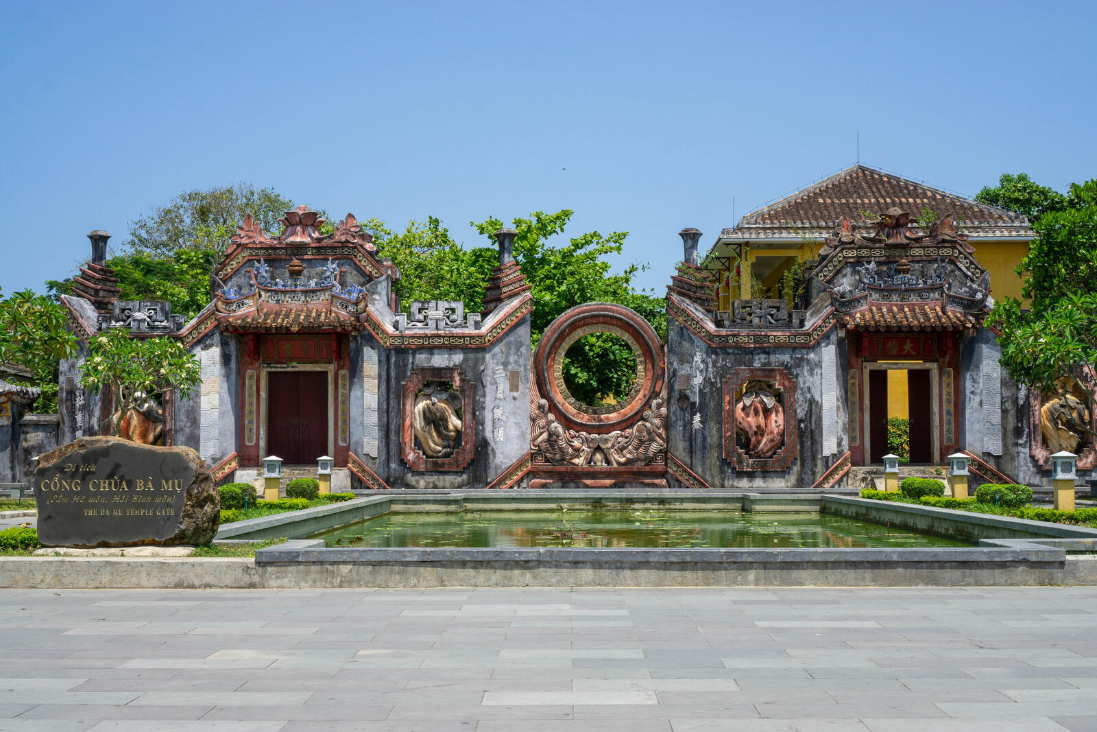 桌面上的壁纸庙宇 越南 池塘