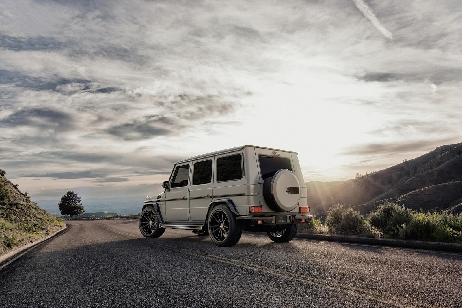 Wallpapers Mercedes G Class view from behind cars on the desktop