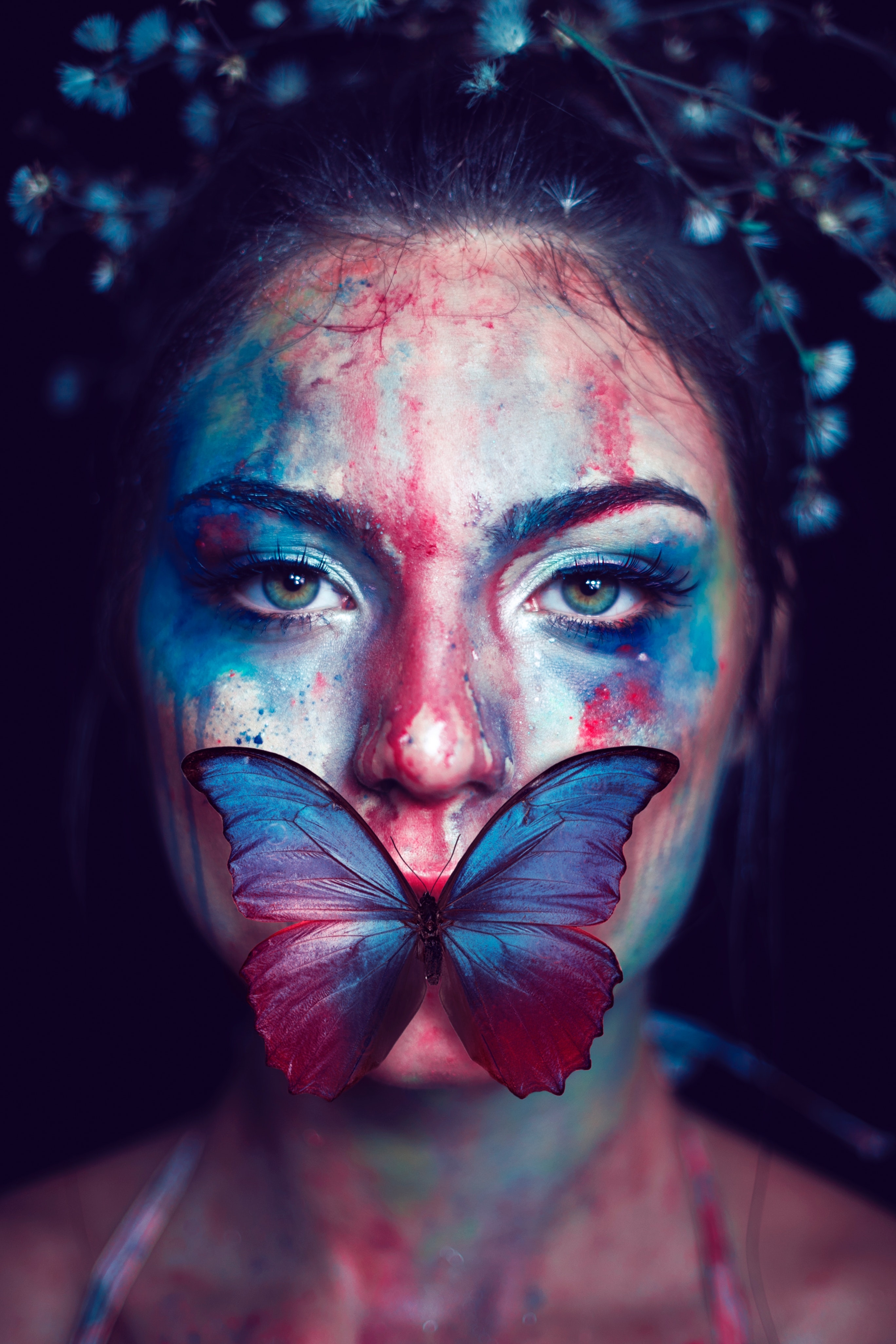 Обои фантазии женщина бабочка краски на рабочий стол