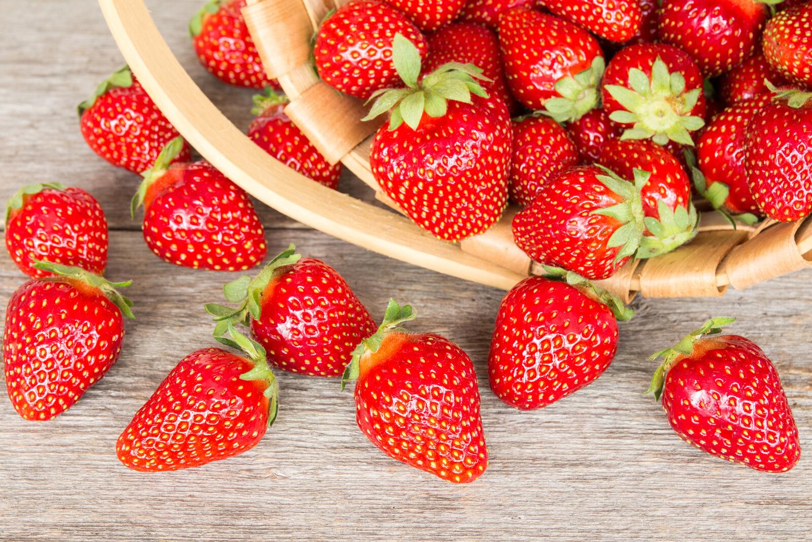 Wallpapers wallpaper strawberries fruits food on the desktop