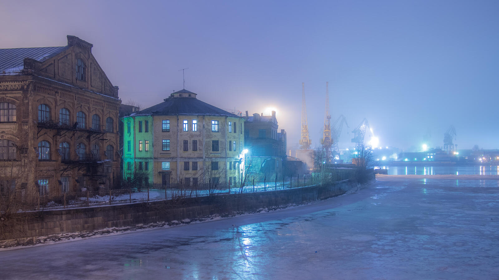 Обои Winter fog St Petersburg город на рабочий стол