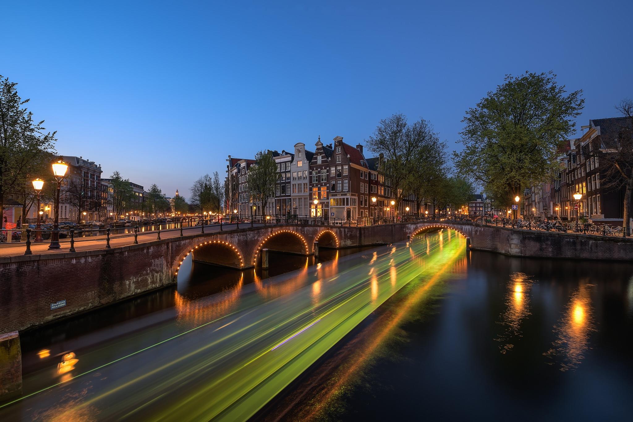 Бесплатное фото Заставка нидерланды, амстердам на телефон