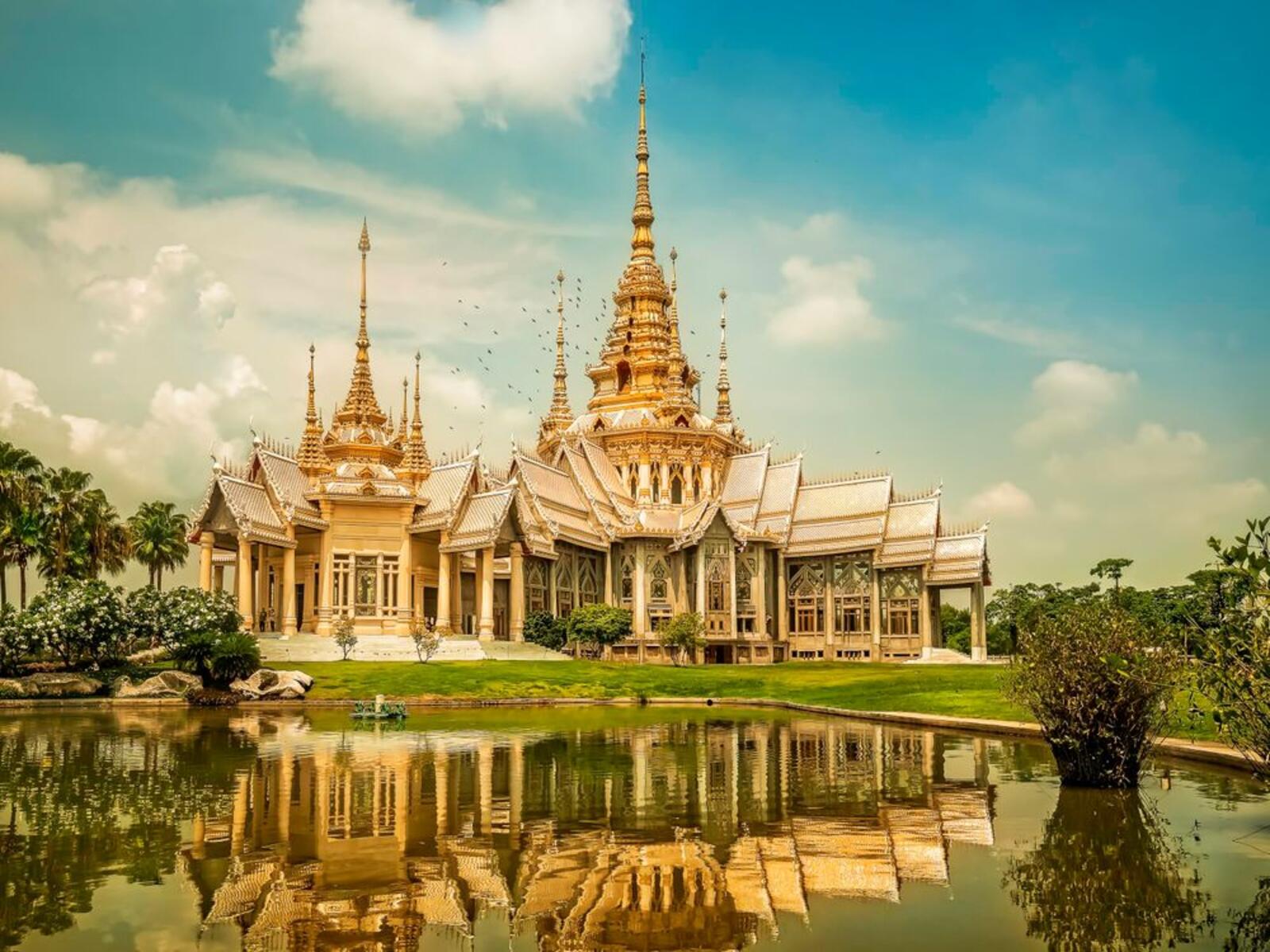 桌面上的壁纸庙宇 luang por toh 泰国