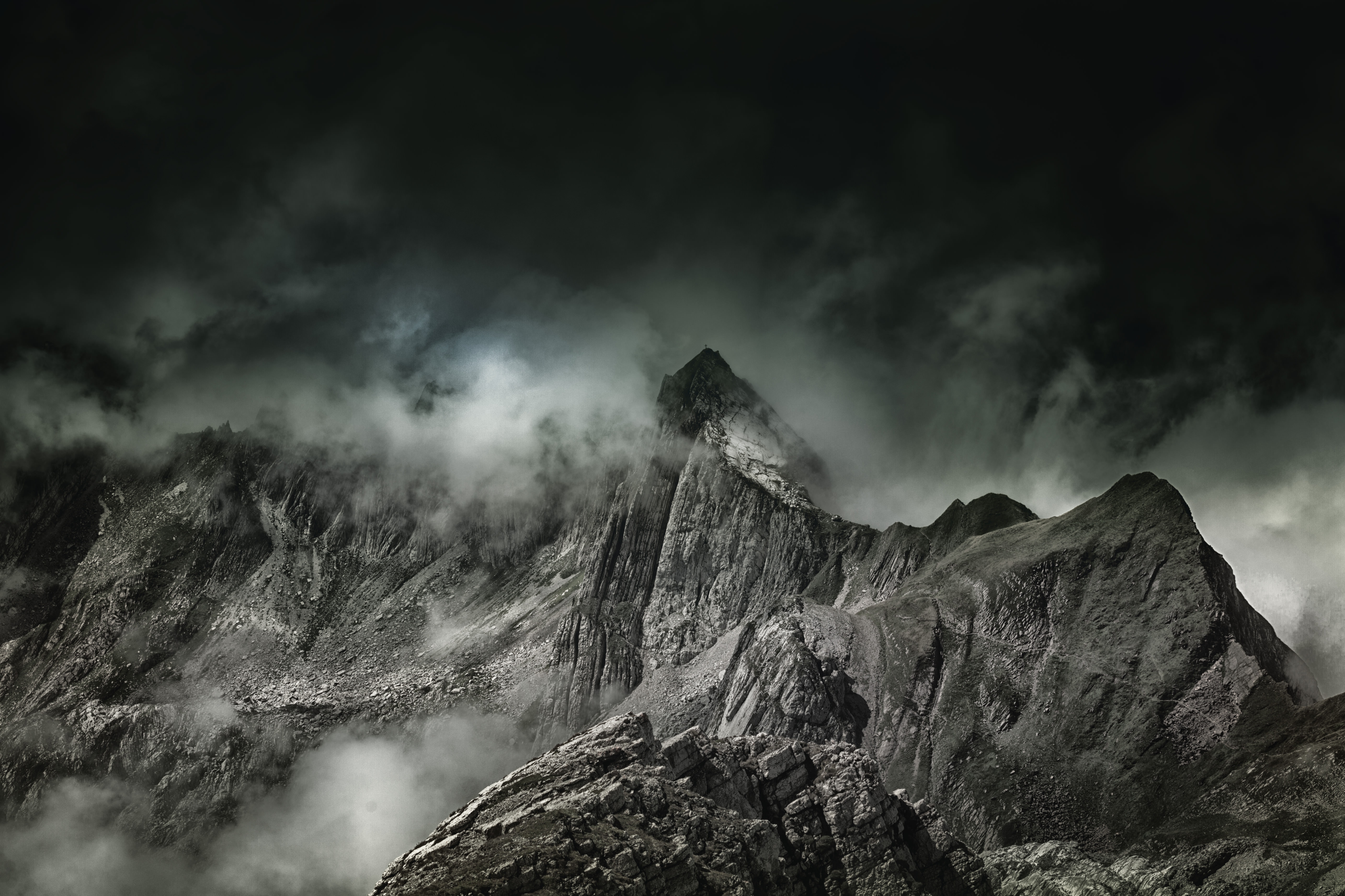 Фото бесплатно горы, туман, саммит