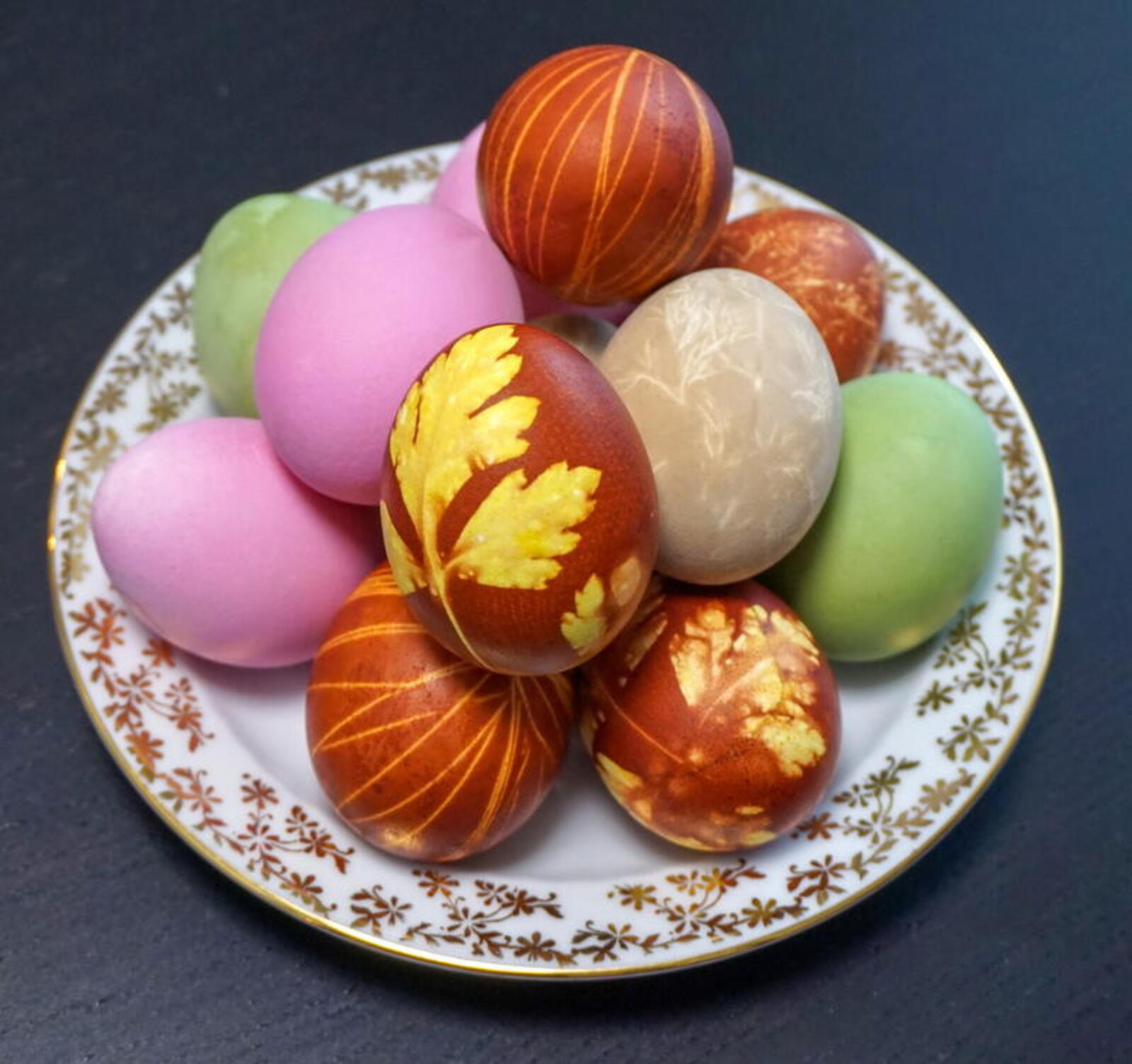 桌面上的壁纸食物 彩蛋 假日
