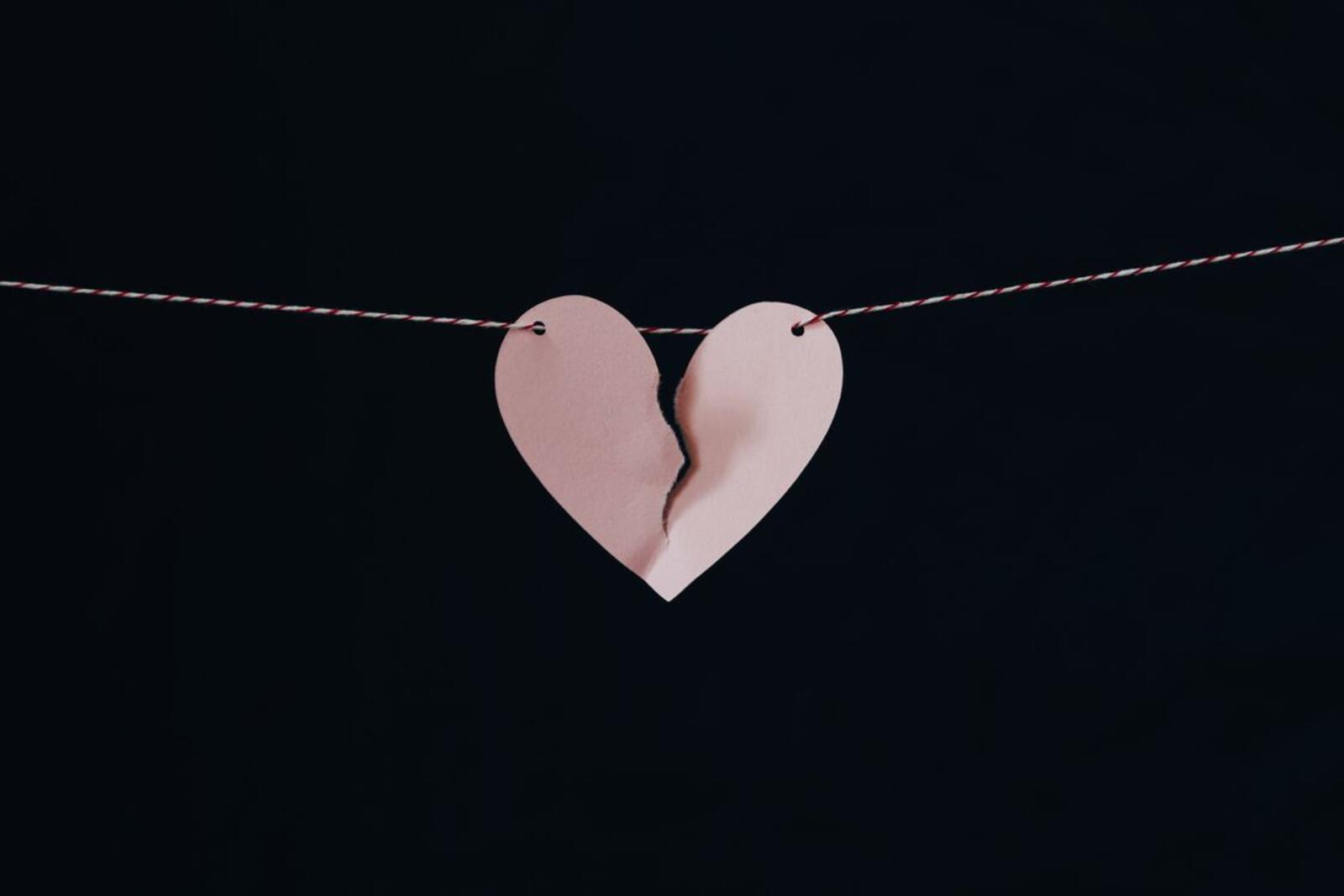 Free photo Heart on a string