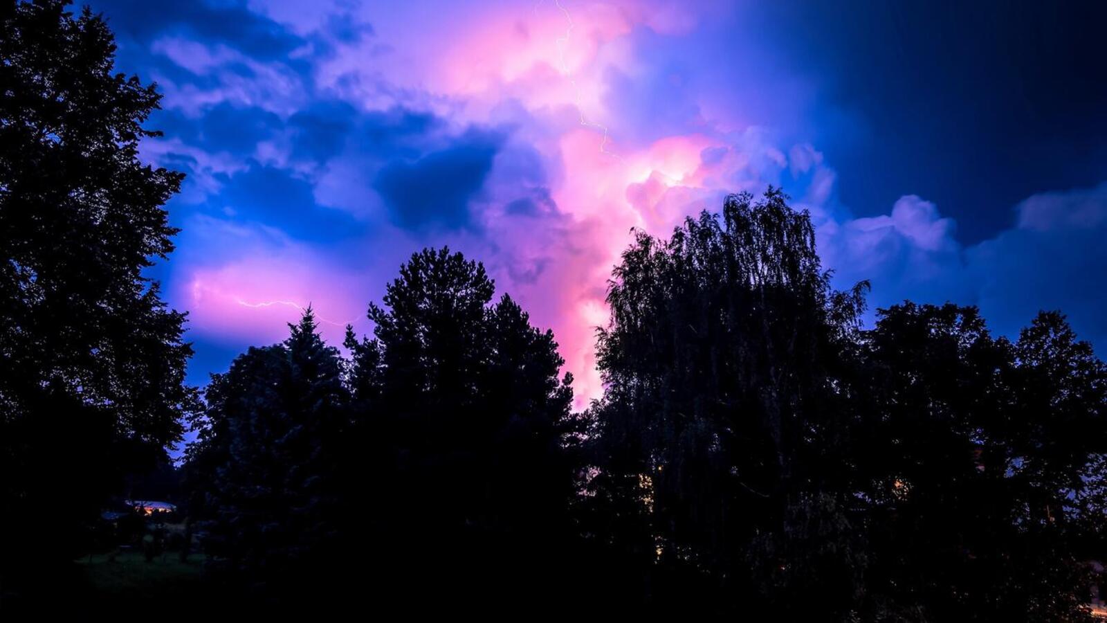 Обои пурпурное небо облака ночь на рабочий стол