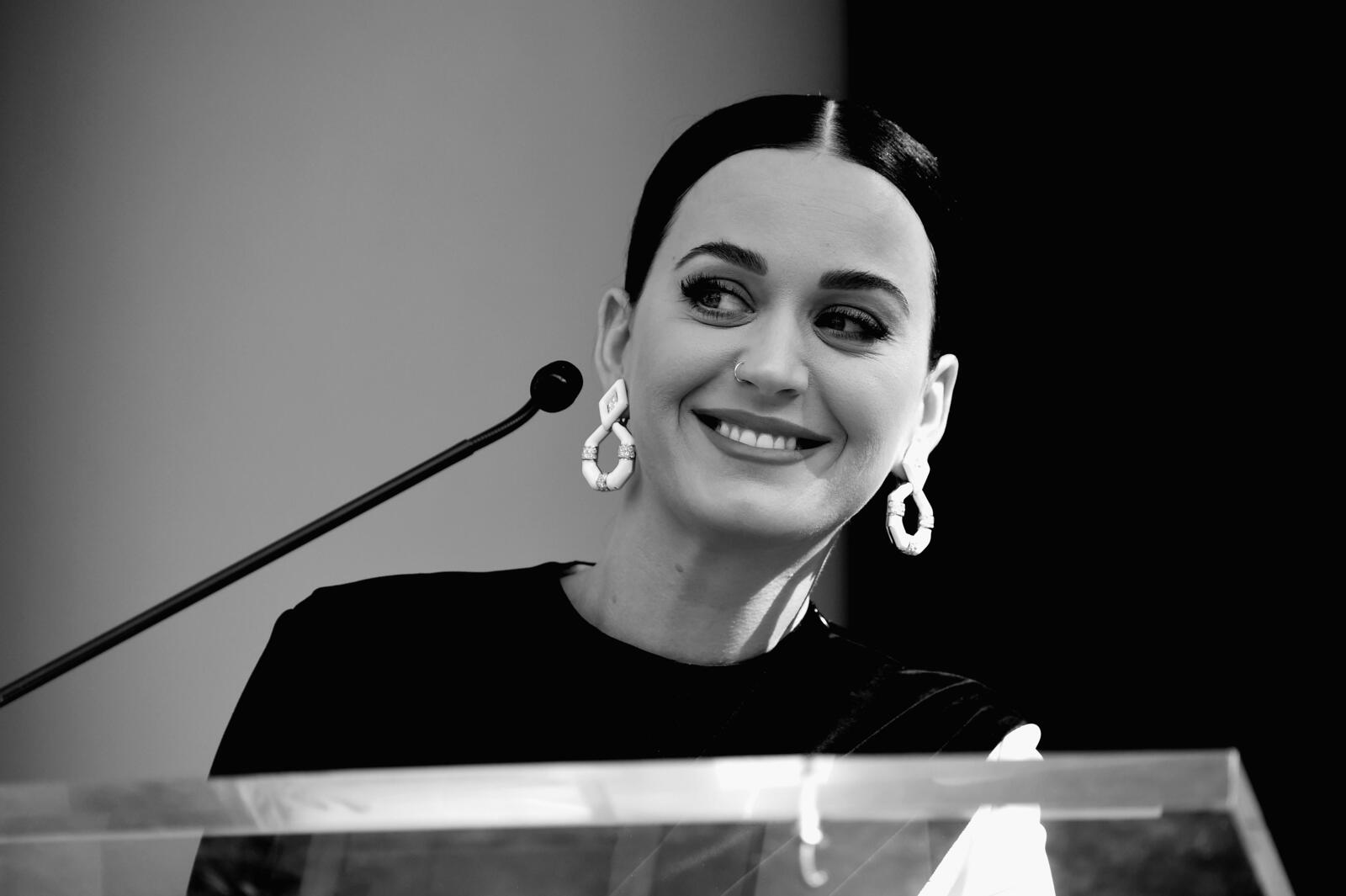 Wallpapers Katy Perry black and white girls on the desktop