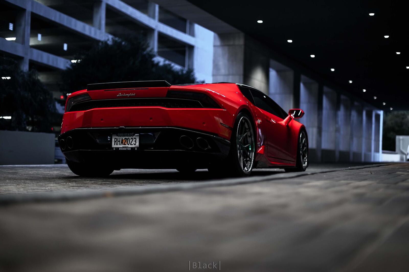 Обои Lamborghini Huracan ночь улица на рабочий стол