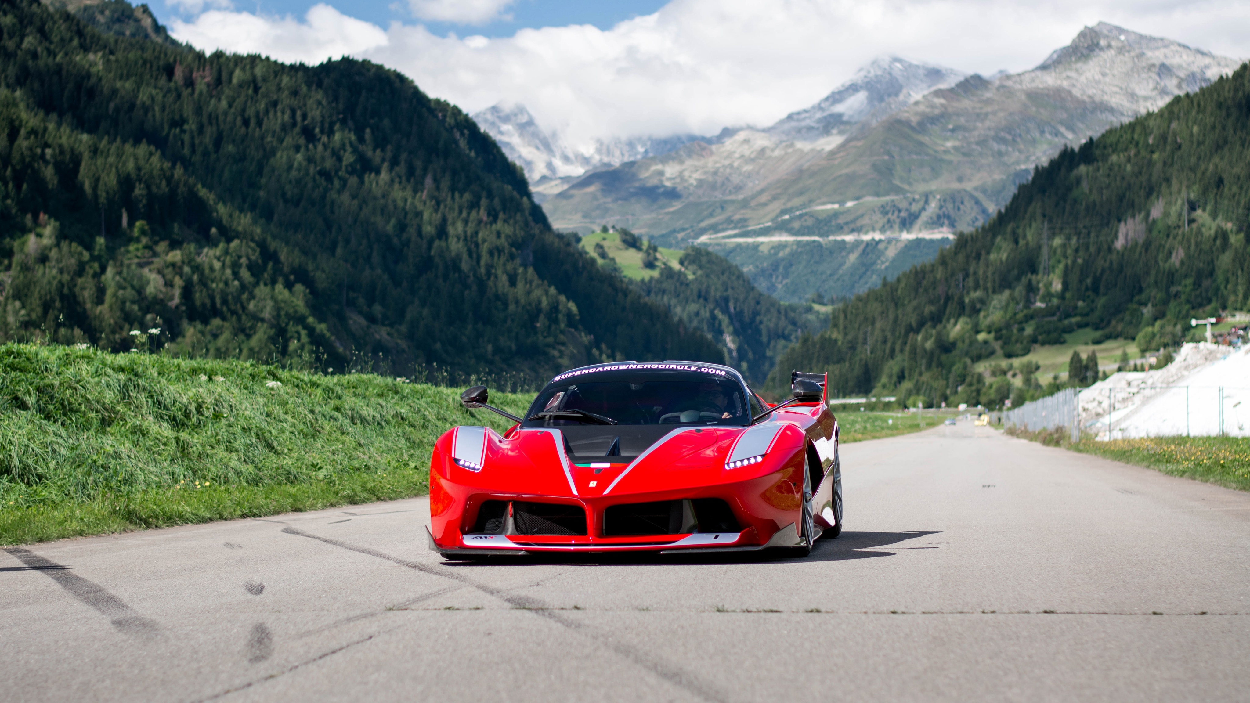 Wallpapers ferrari fxx red front view on the desktop