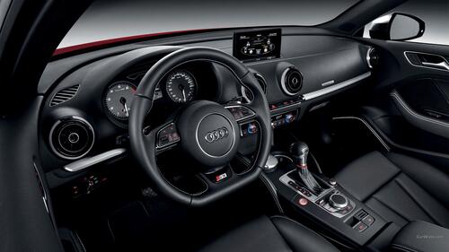 Черный салон Audi