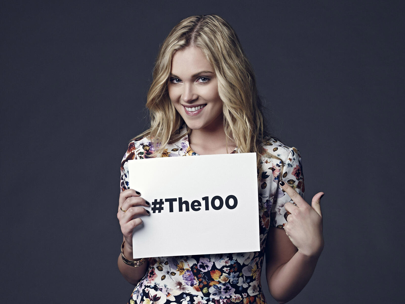 Wallpapers eliza taylor grin the 100 on the desktop