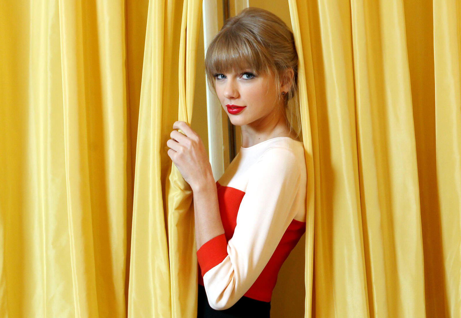 Wallpapers celebrities dress Taylor Swift on the desktop