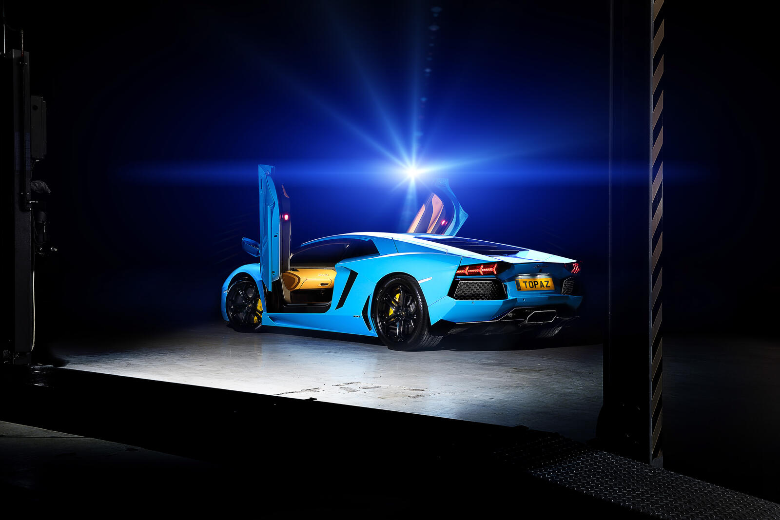 Wallpapers Lamborghini Aventador blue car view from behind on the desktop