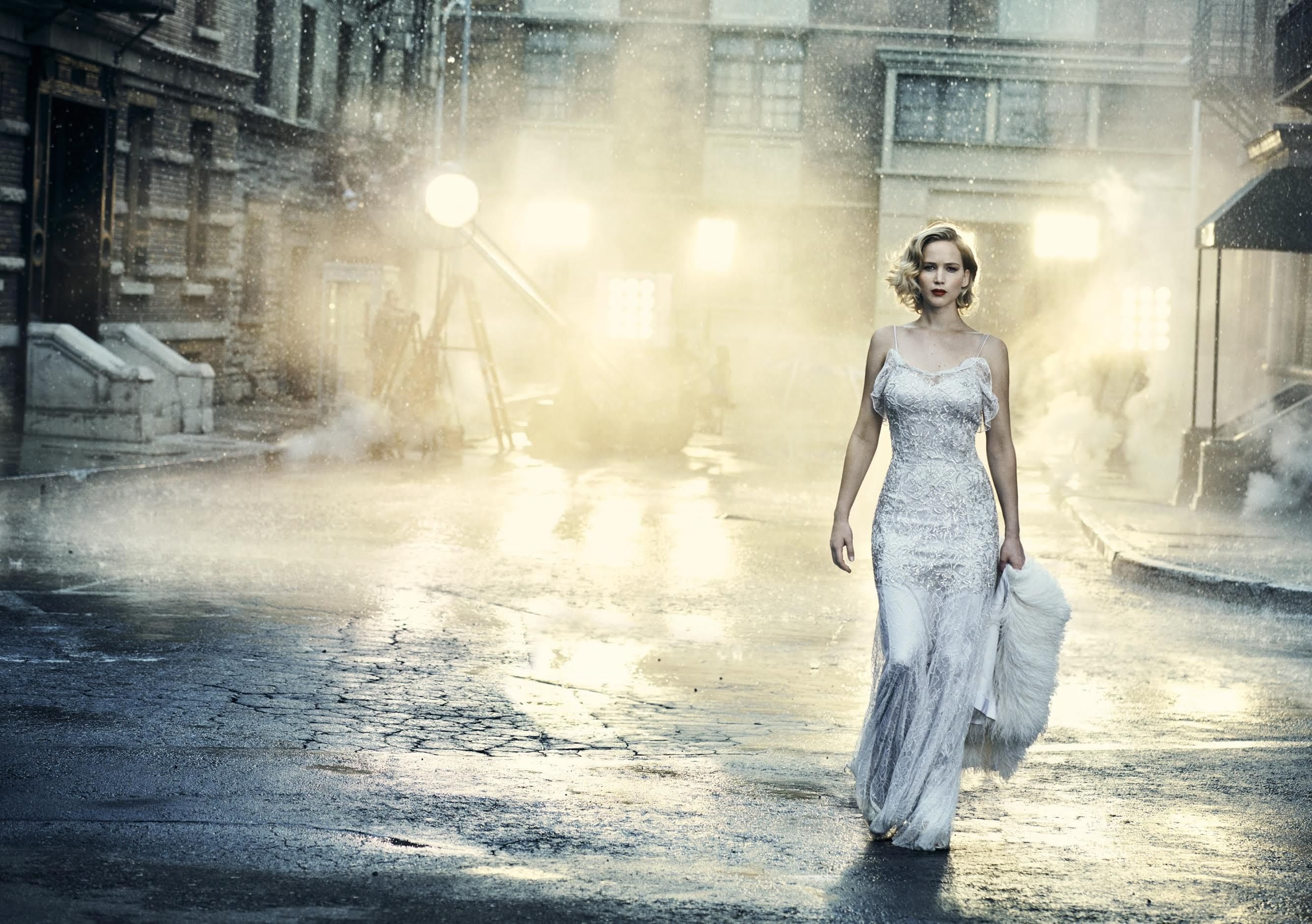 Обои Jennifer Lawrence платье улица на рабочий стол
