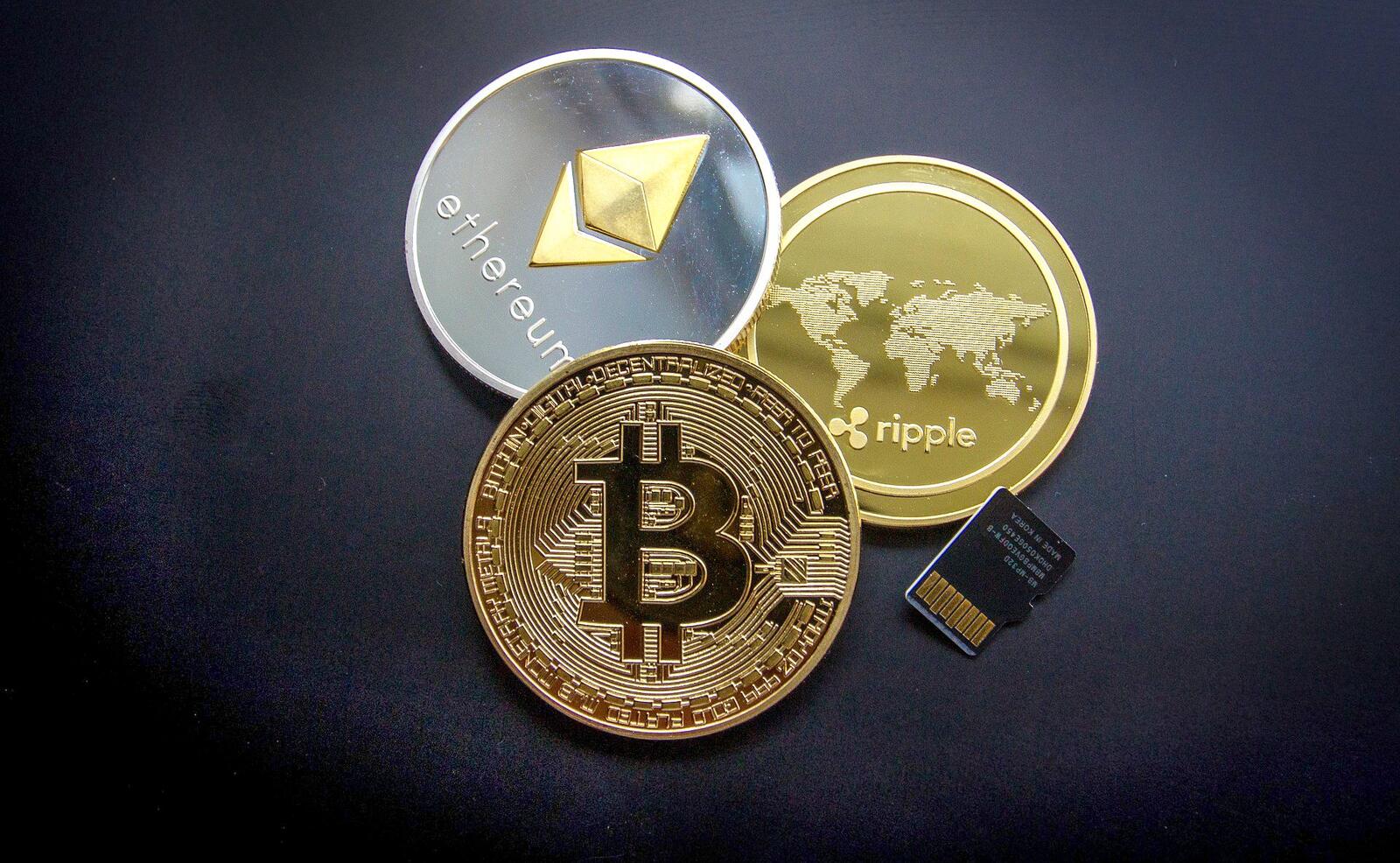 Обои Bitcoin Эфириум монеты на рабочий стол
