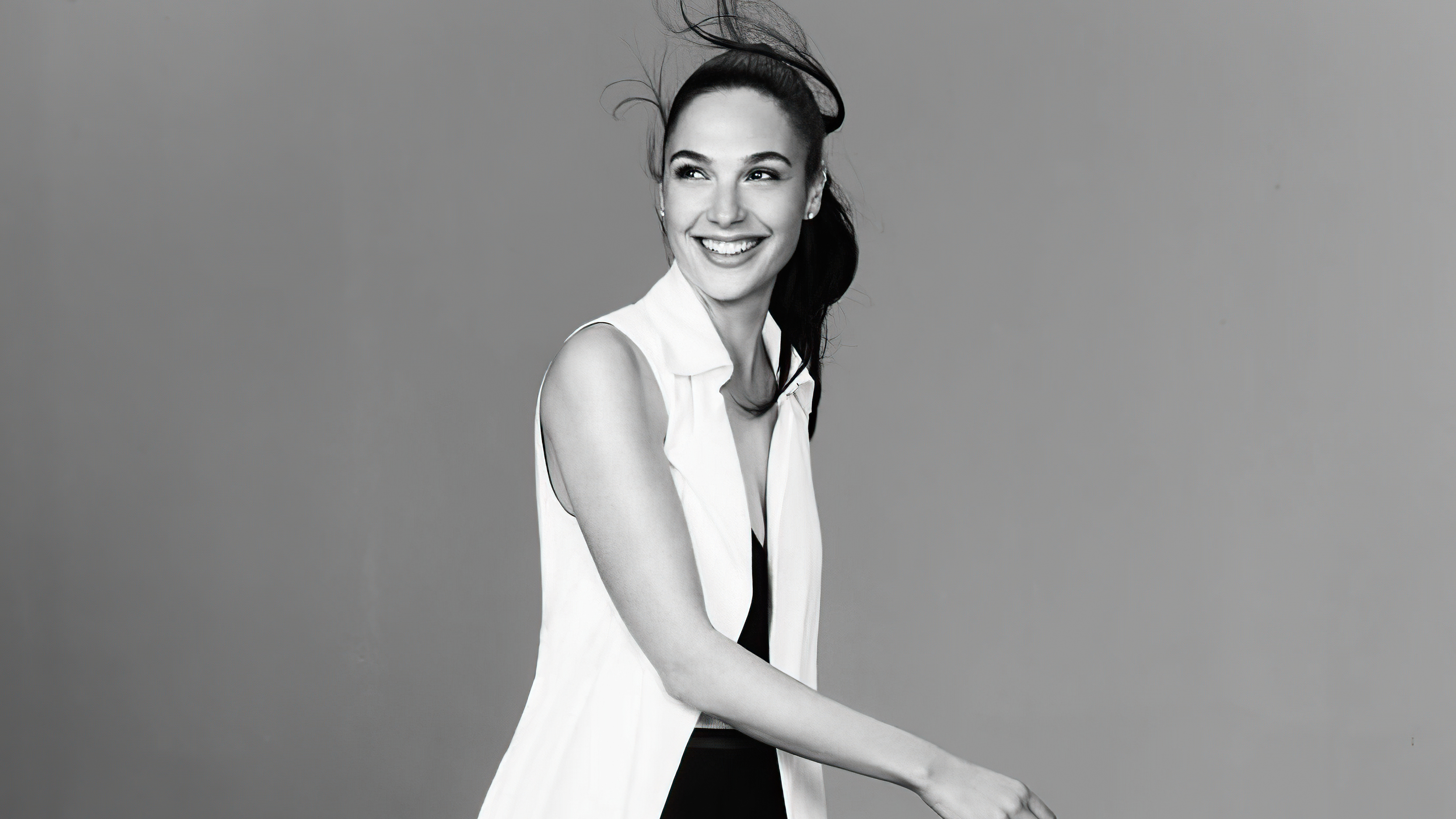 Wallpapers Gal Gadot celebrities black and white on the desktop