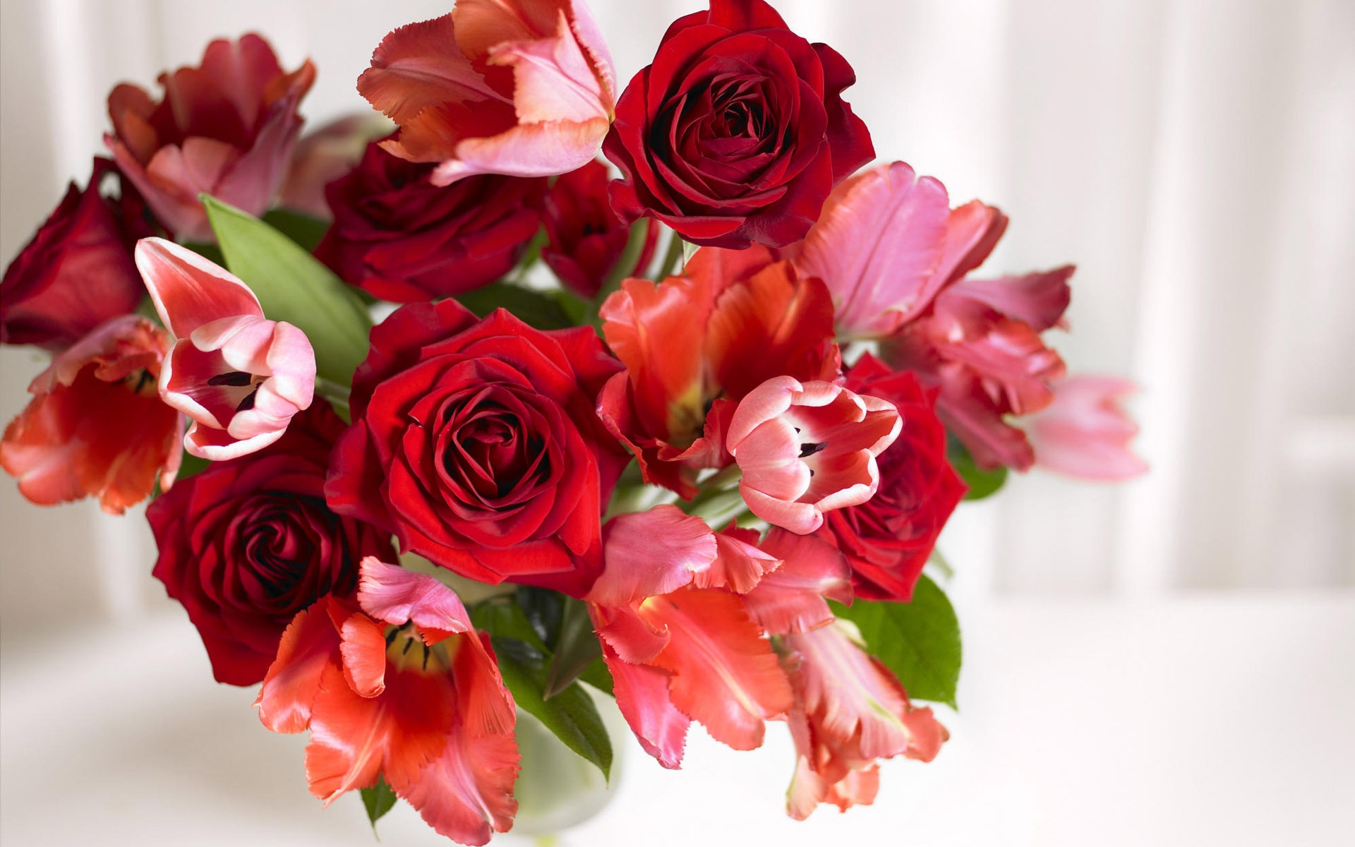 Wallpapers bouquet red pink on the desktop