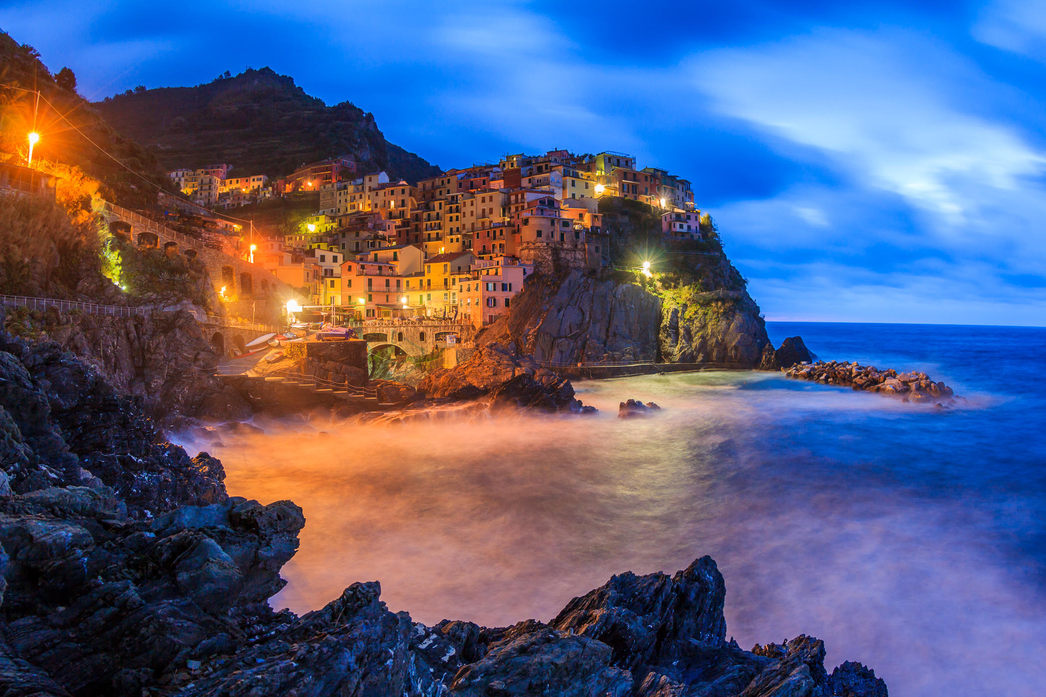 Wallpapers lights Italy Cinque Terre on the desktop