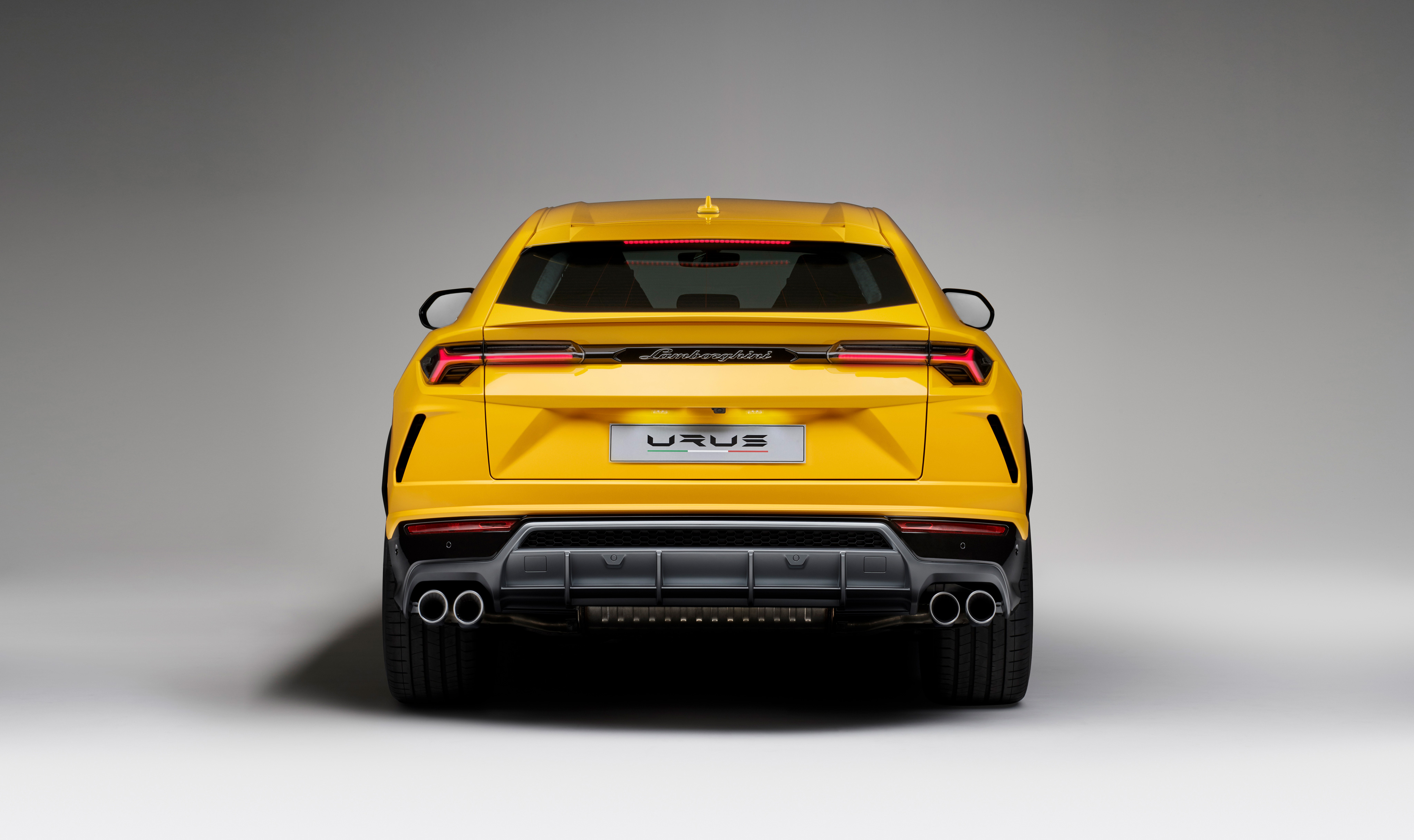 Обои внедорожник Lamborghini автомобили 2018 года на рабочий стол