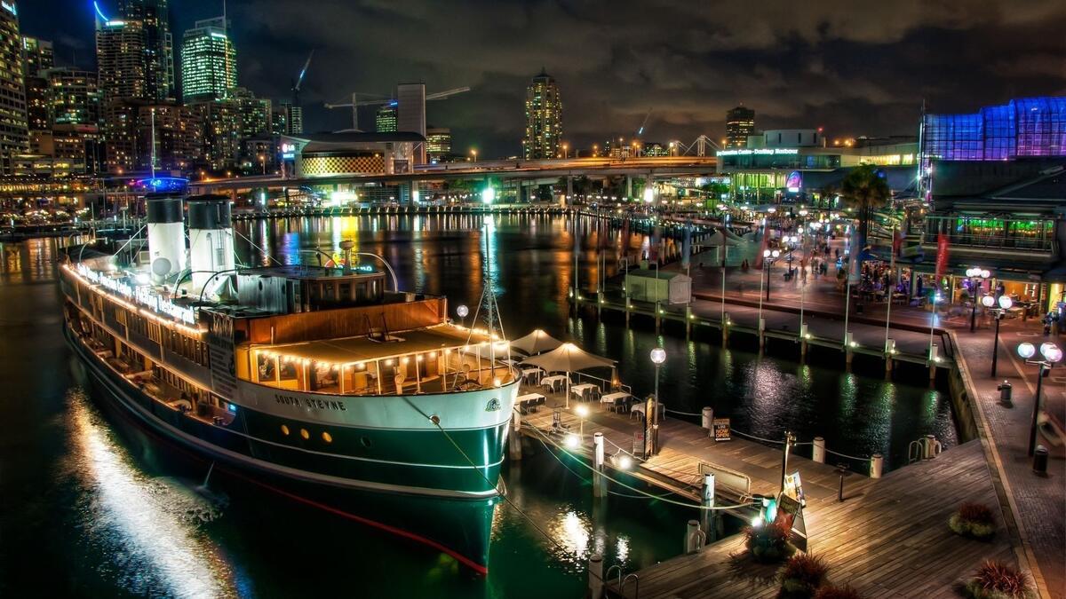 Прогулочный корабль в Сидней