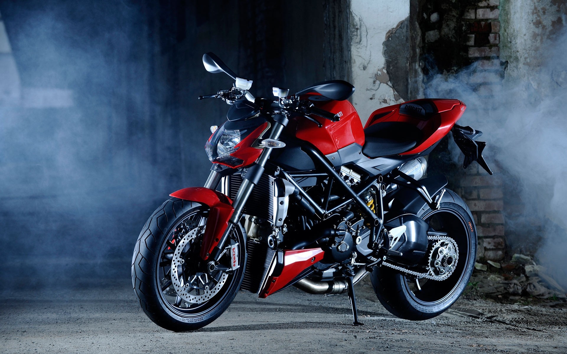 Обои Дукати мотоцикл красно-черный на рабочий стол