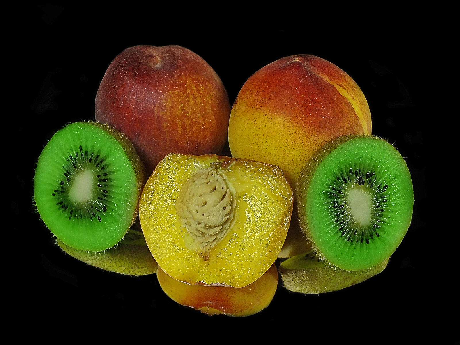 Обои персики киви фрукты на рабочий стол