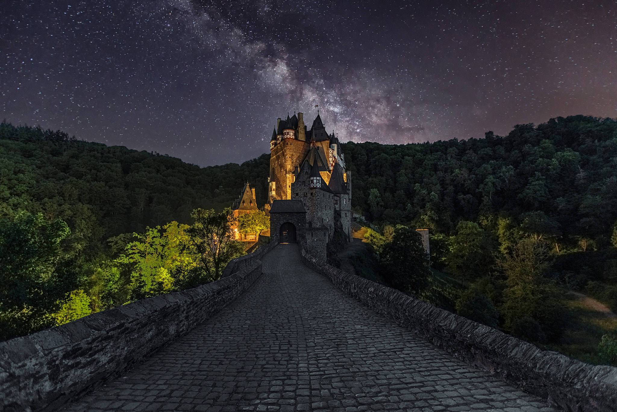 Photo free Eltz Castle, German Burg Eltz, night