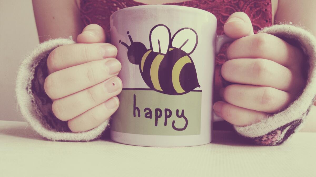 Mug with a bee