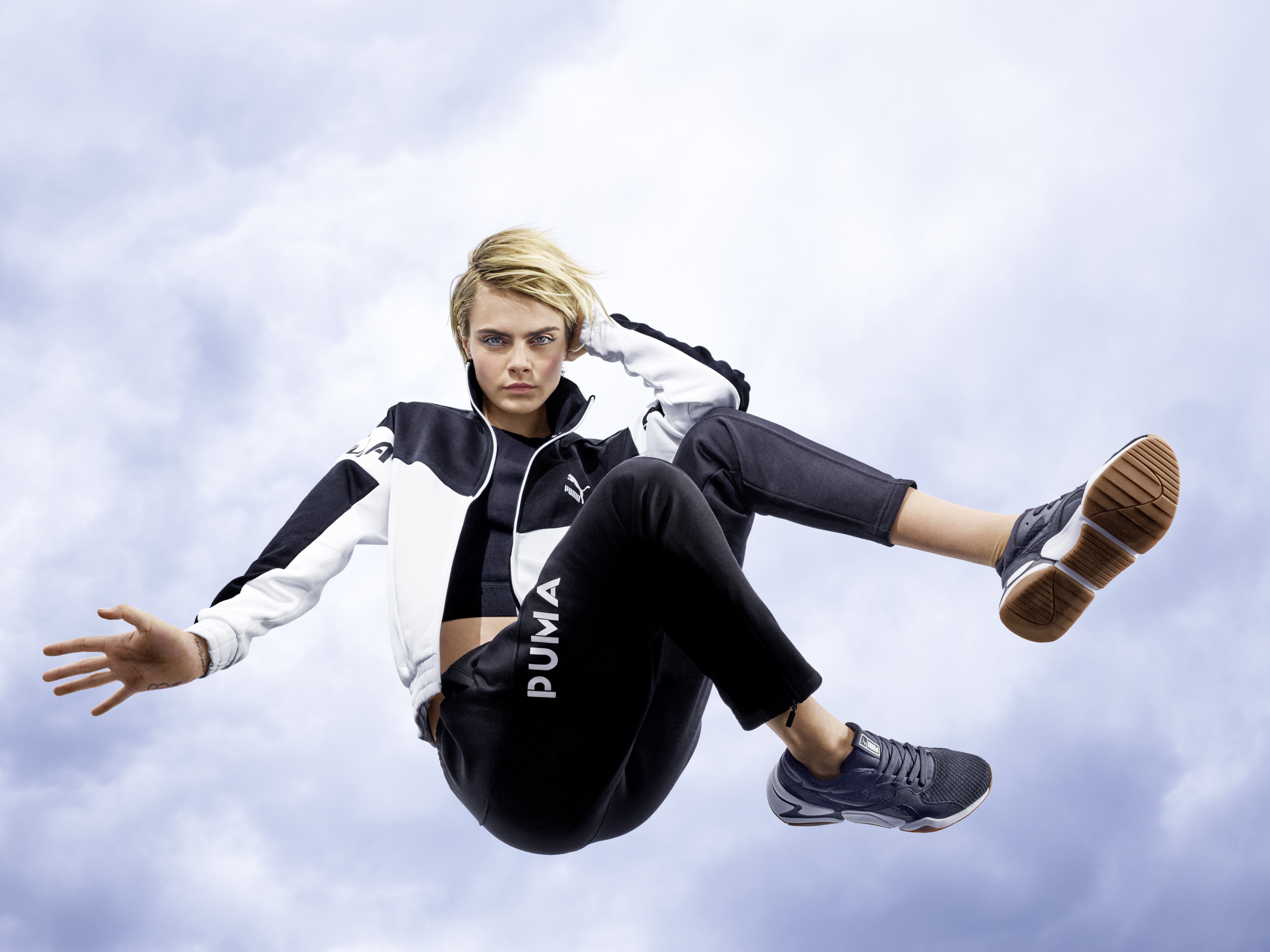 Фото бесплатно Кара Делевинь, прыжок, модель