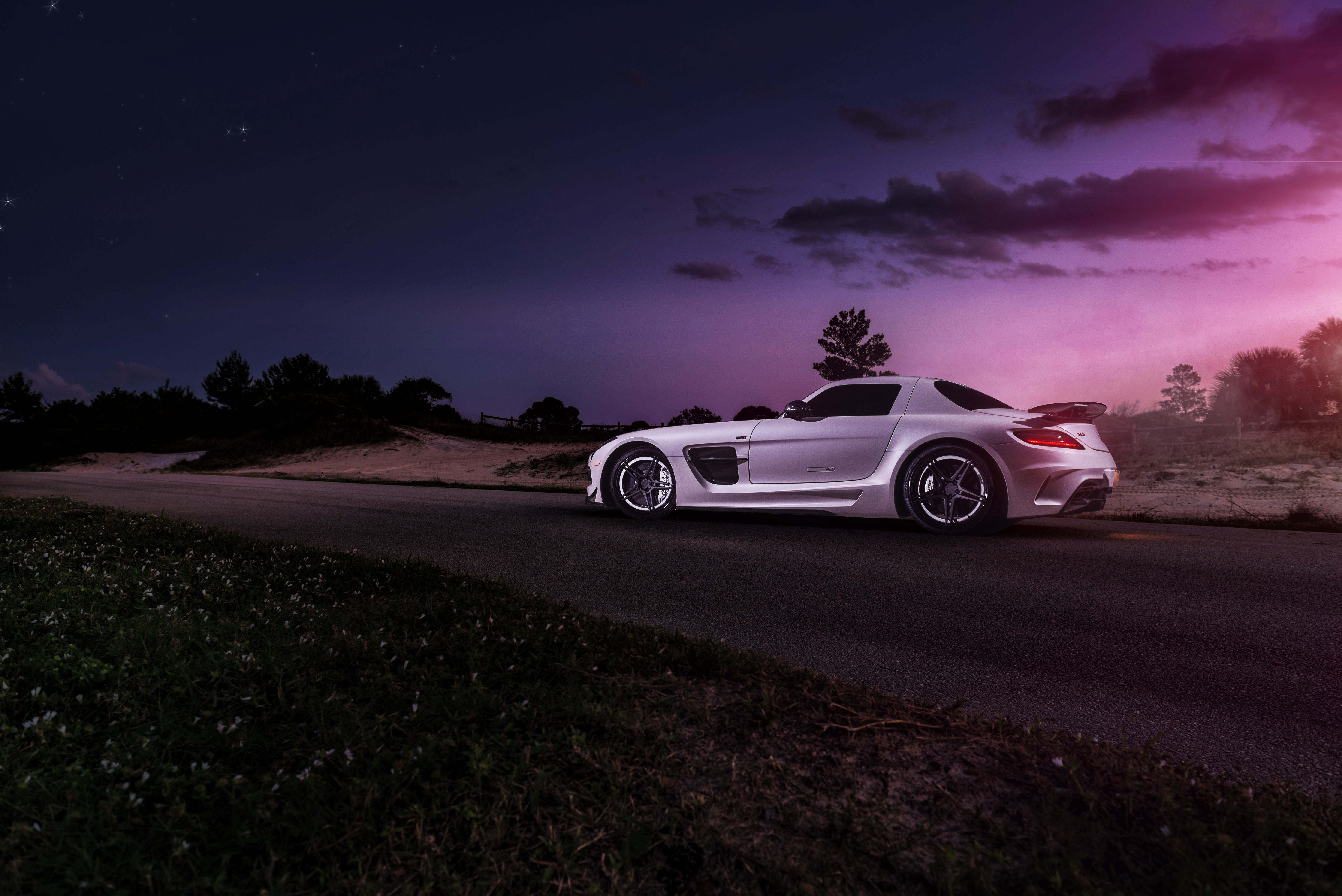 Wallpapers AMG Mercedes Benz white on the desktop