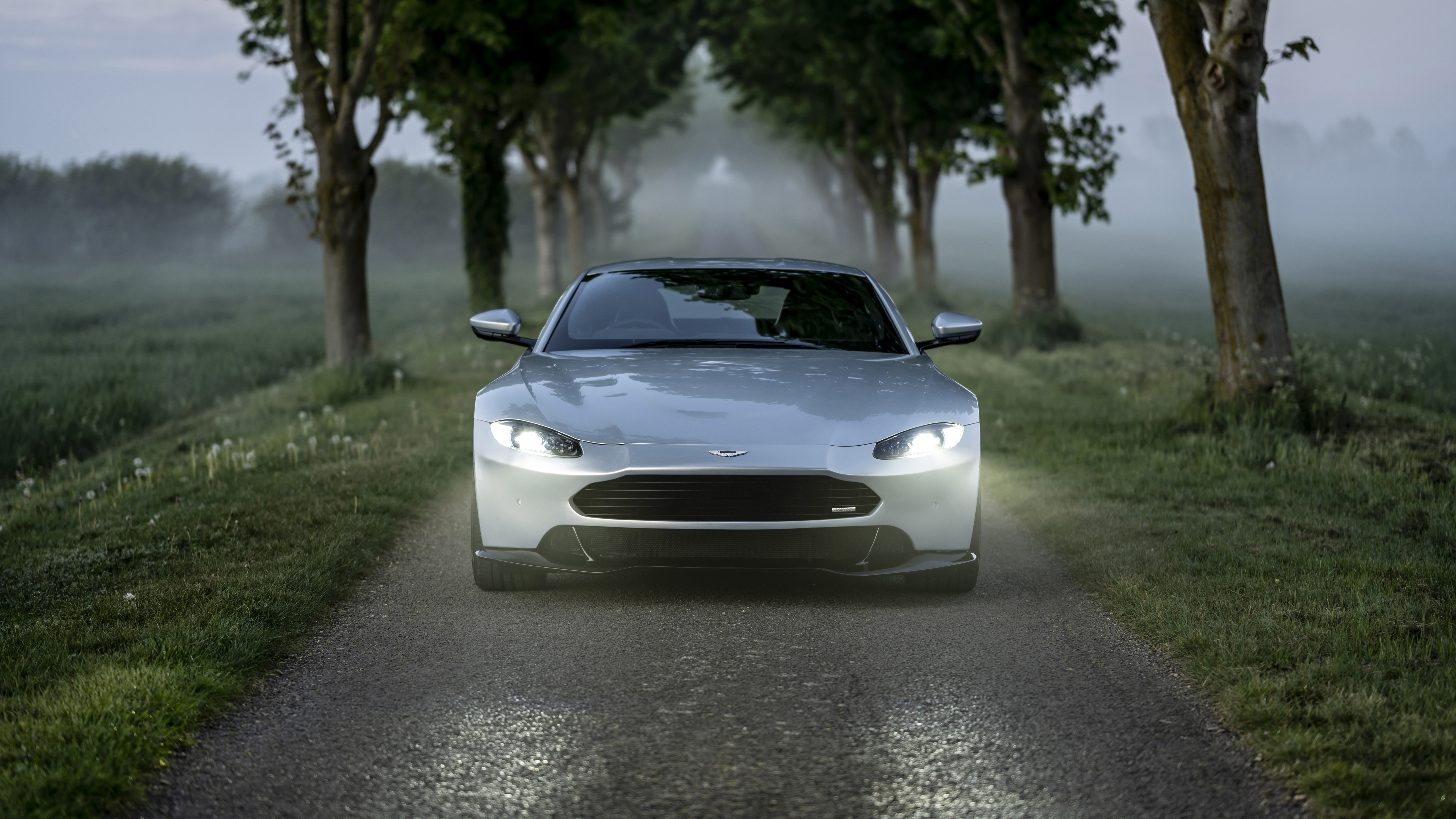 Обои Aston Martin Vantage Aston Martin автомобили 2020 года на рабочий стол