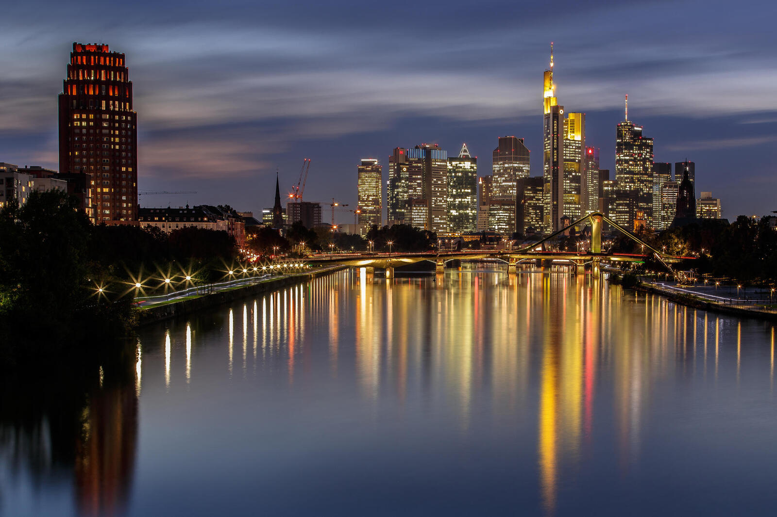 Wallpapers Frankfurt am Main evening at home by the water on the desktop
