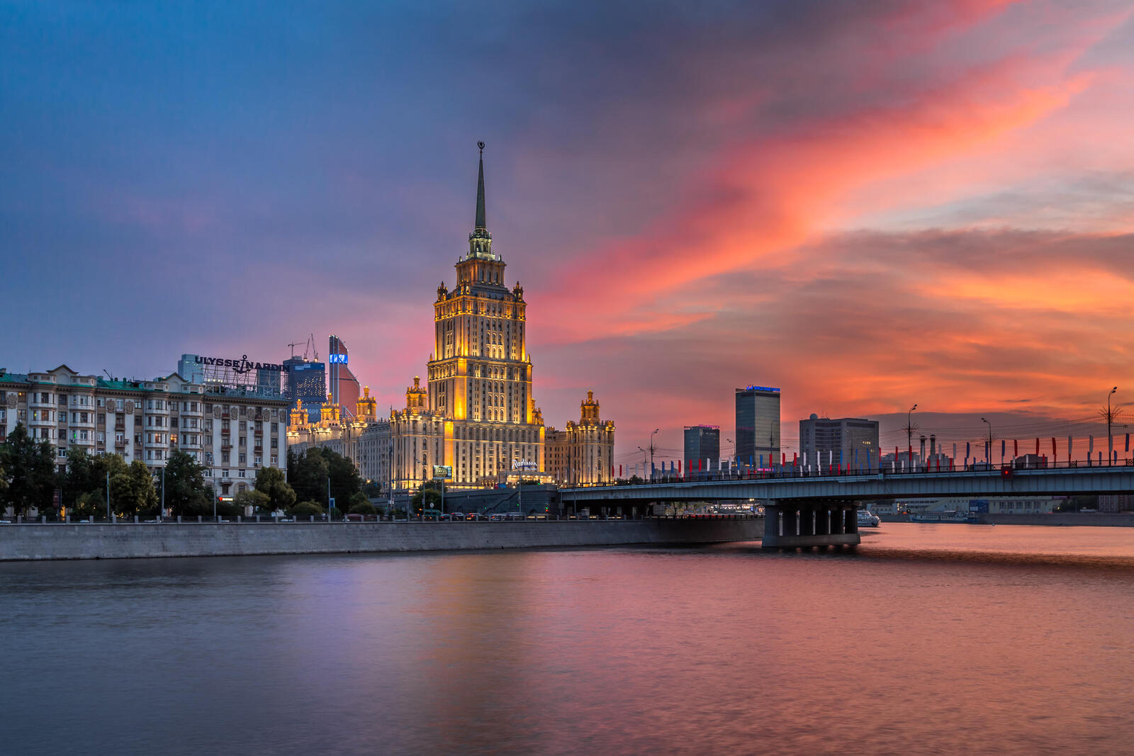 Wallpapers Radisson Royal Hotel Novoarbatsky Bridge at sunset Moscow on the desktop