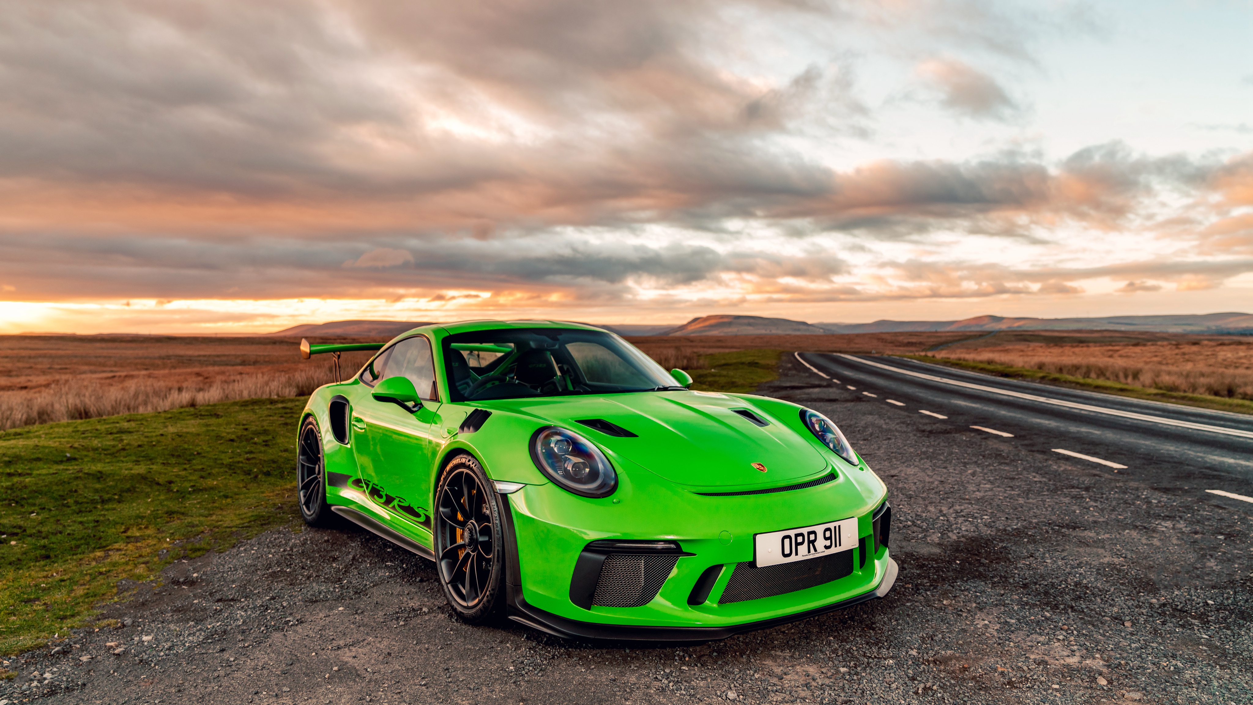 Фото бесплатно Porsche 911, зеленая машина, пейзаж