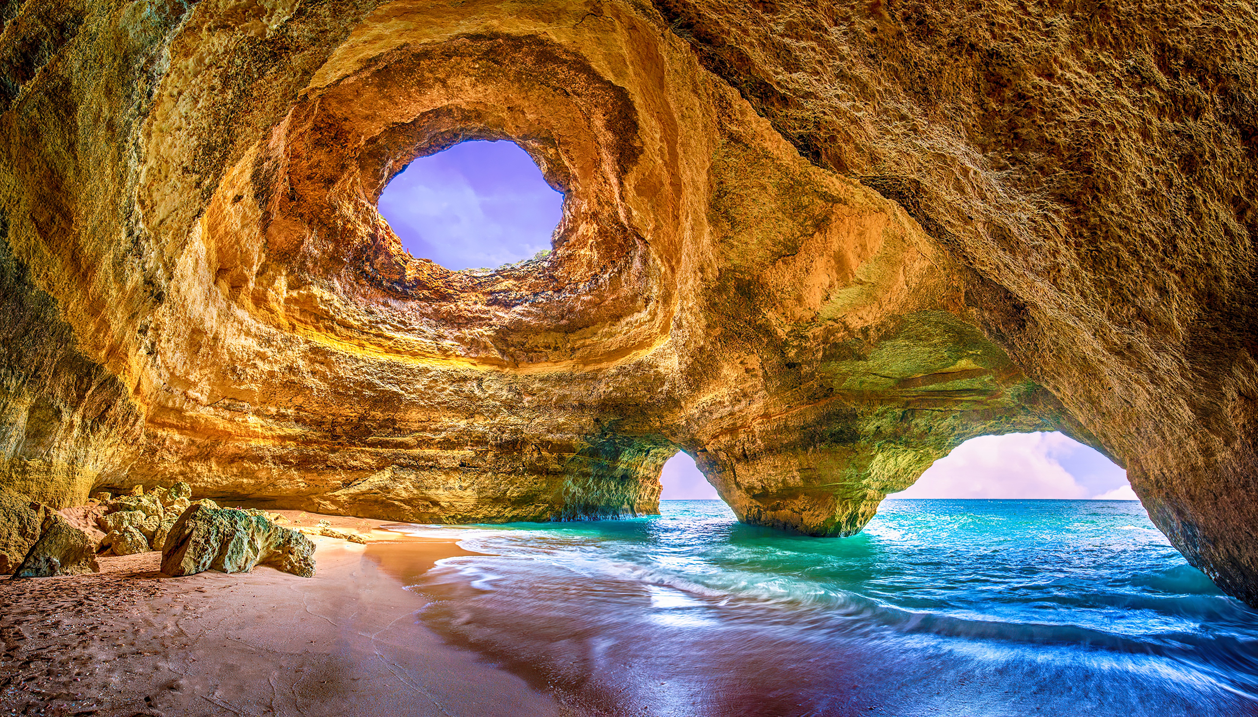 Известные природные достопримечательности. Альгар де Бенагил. Пещера Бенагил Португалия. Пещера в Алгарве, Португалия. Пляж в пещере Бенагил (Португалия).