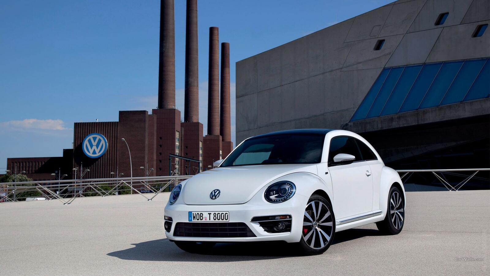Free photo New Volkswagen Beetle in white